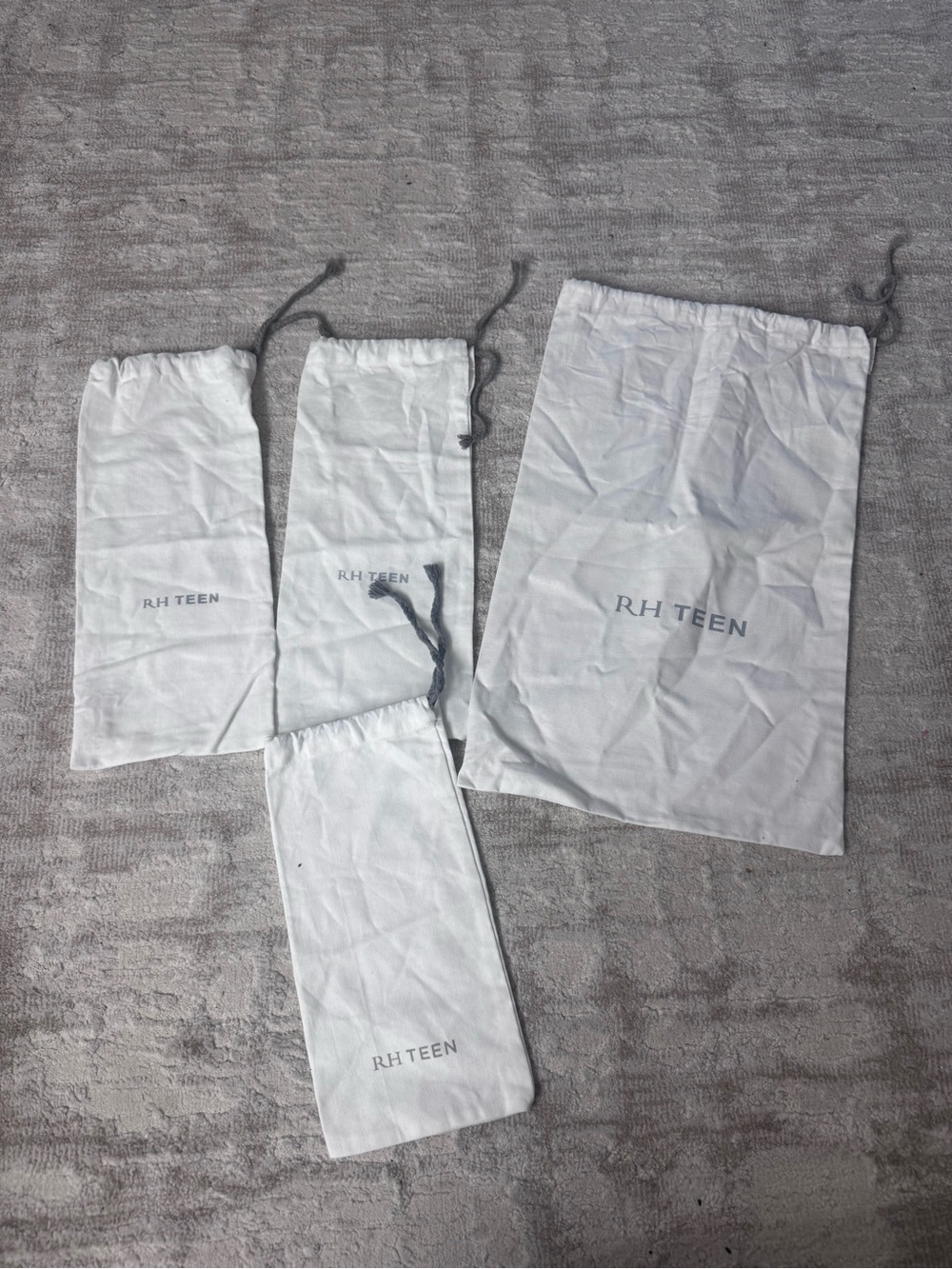 Restoration Hardware RH Teen White Drawstring Dust Bag Set